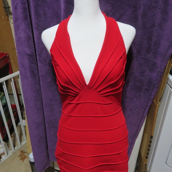Gorgeous Halter-Style RED dress.  Size M and worn ONCE! Brand is PEEP - Picture 7 of 11